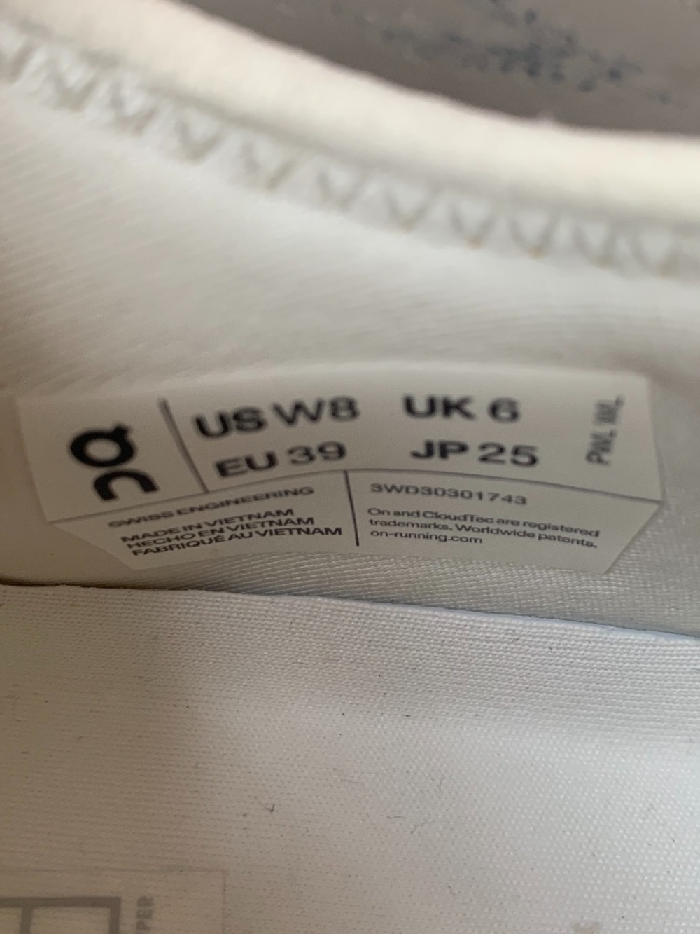 On Running Cloud X Sneakers - Picture 11 of 11